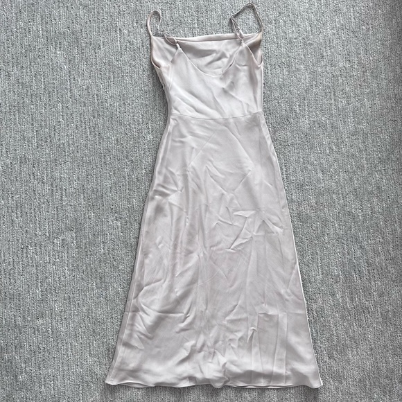 Park & Fifth Bowen Dress in Oyster Satin - Picture 5 of 7